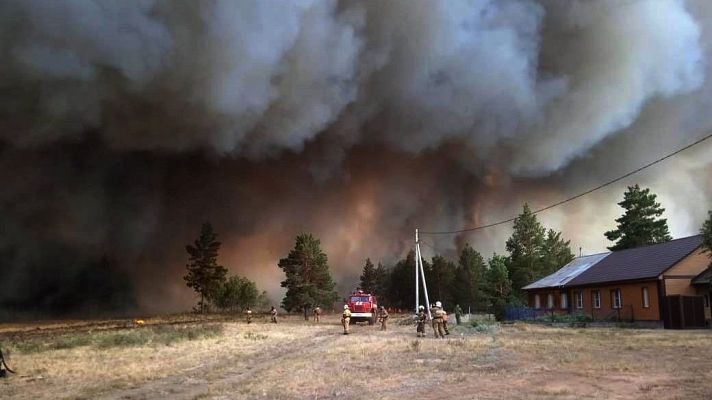 Telediario 2 - Los incendios arrasan nueve millones de hectáreas en Siberia