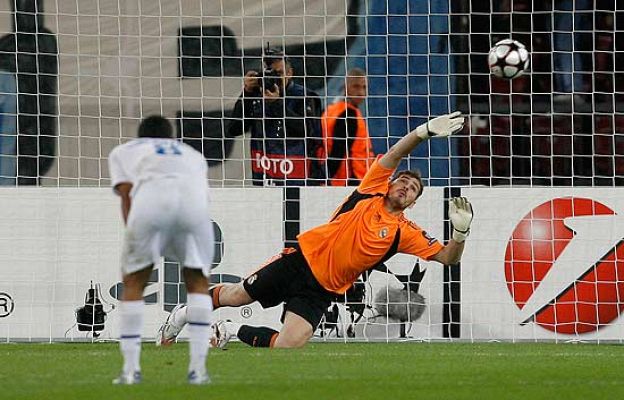  - Iker Casillas: paradas imposibles