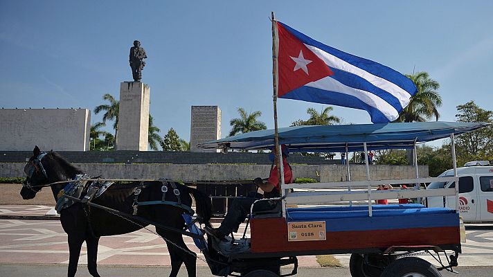 Telediario Fin de Semana - Las autoridades cubanas excarcelan y ponen bajo arresto domiciliario a la corresponsal de ABC en La Habana