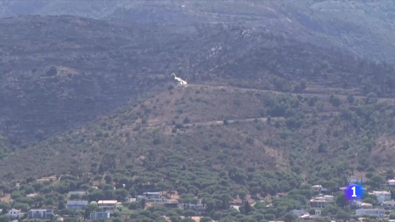 El incendio de Girona sigue activo, con el 70% estabilizado