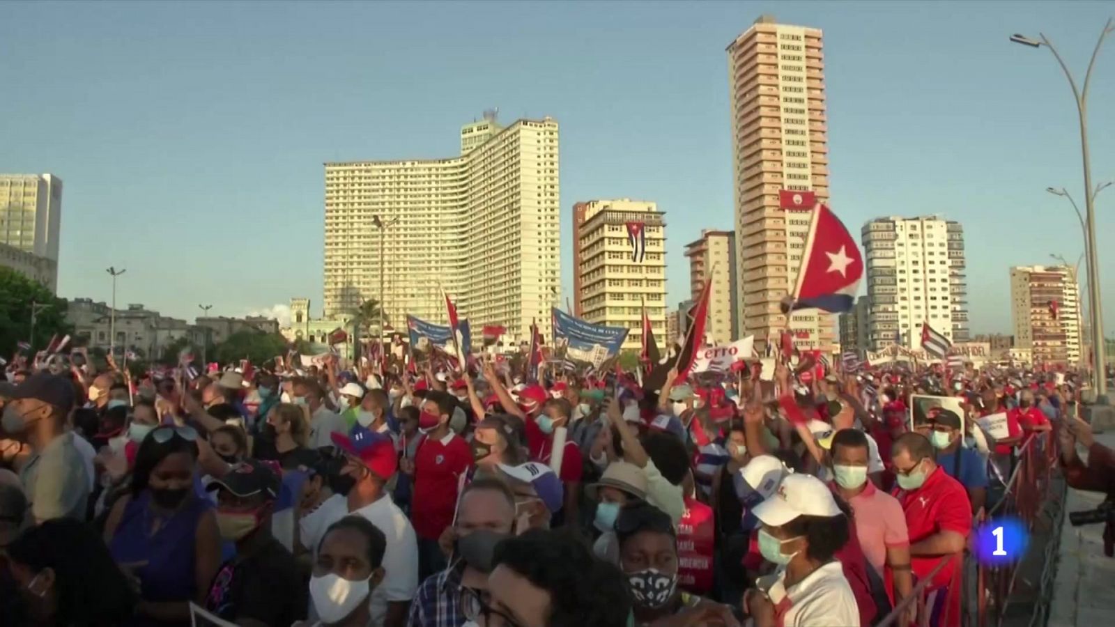 Cuba| Manifestación de apoyo al Gobierno cubano en La Habana y en otras provincias de la isla- RTVE.es | Ver