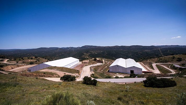 Un equipo de TVE visita El Cabril, el único cementerio nuclear que hay en España