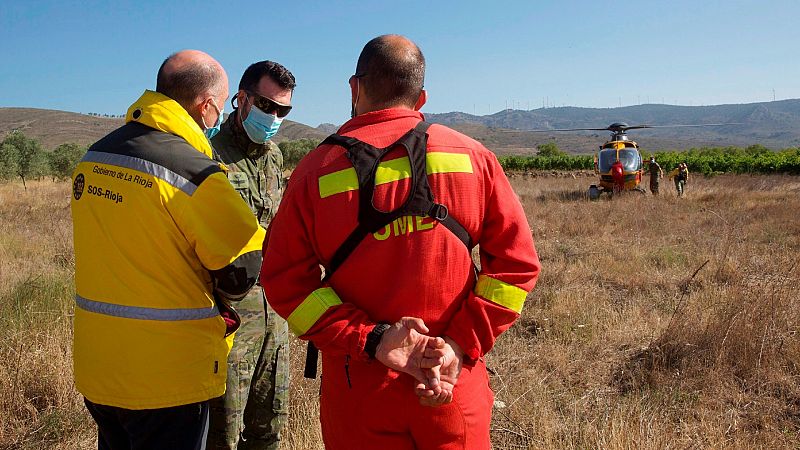 Un centenar de efectivos de UME trabajan en un incendio en La Rioja 