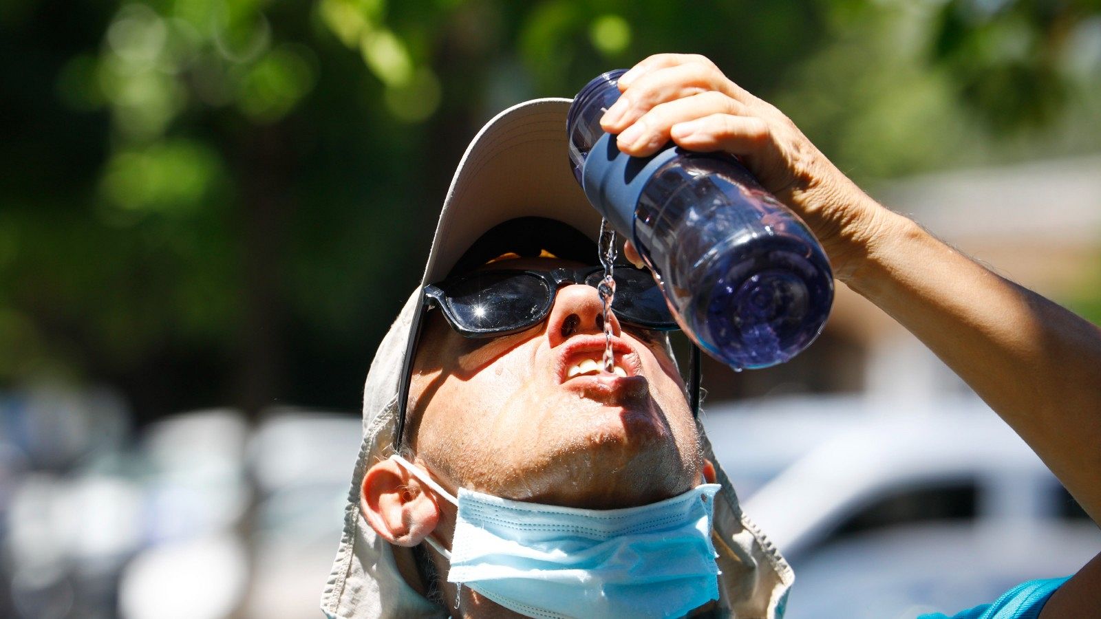 Mascarilla, imprescindible en exteriores sin distancia