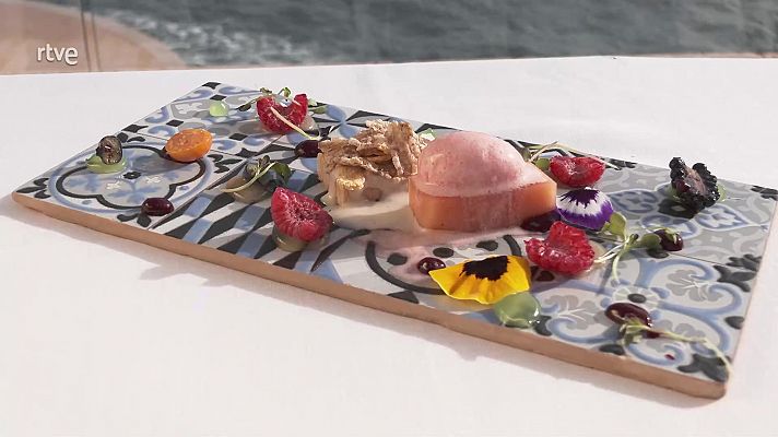 Como sapiens - Receta para un desayuno saludable: Bizcocho, helado de sandía y frutos rojos