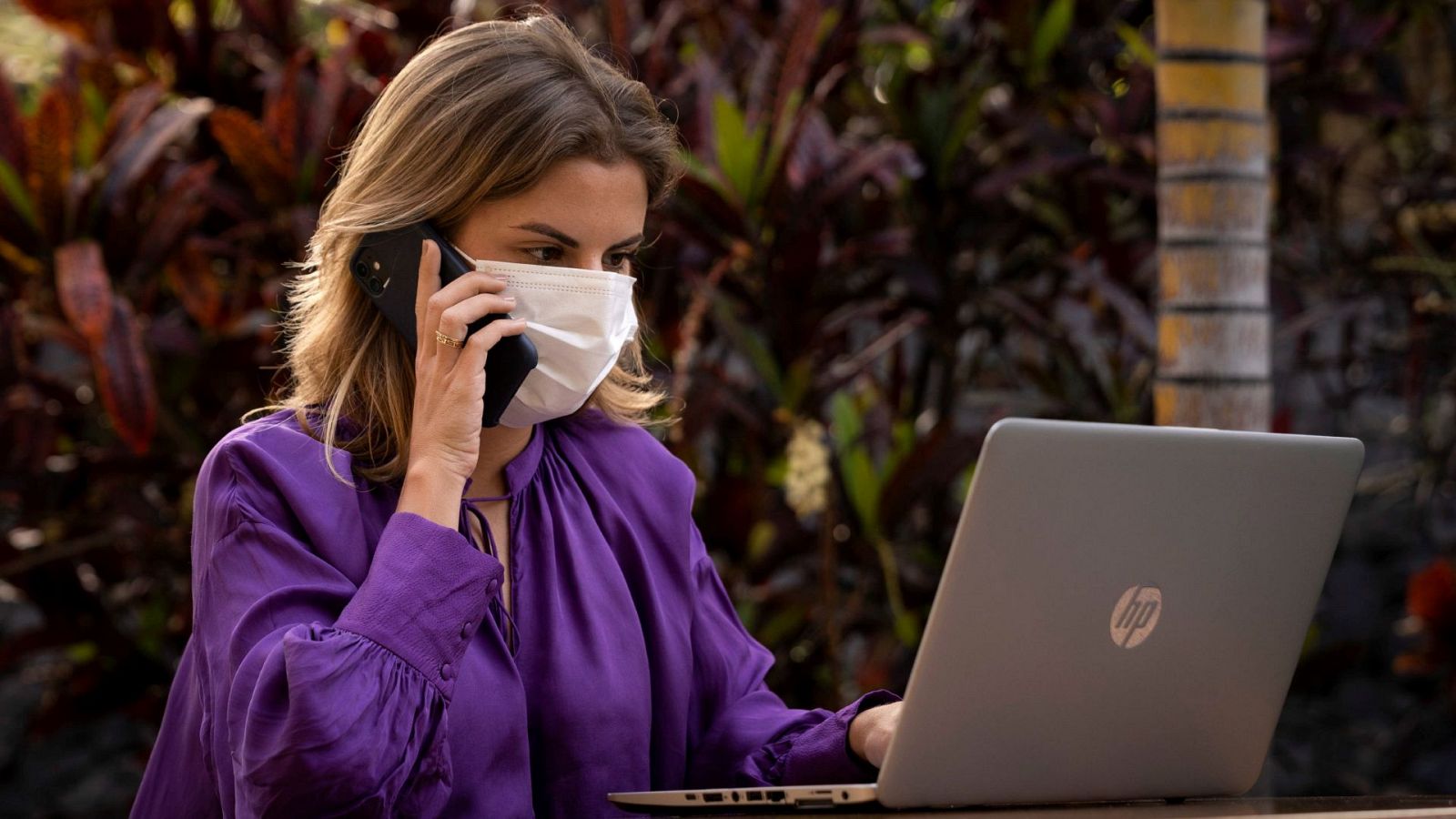 Las empresas retiran complementos de la nómina por el teletrabajo