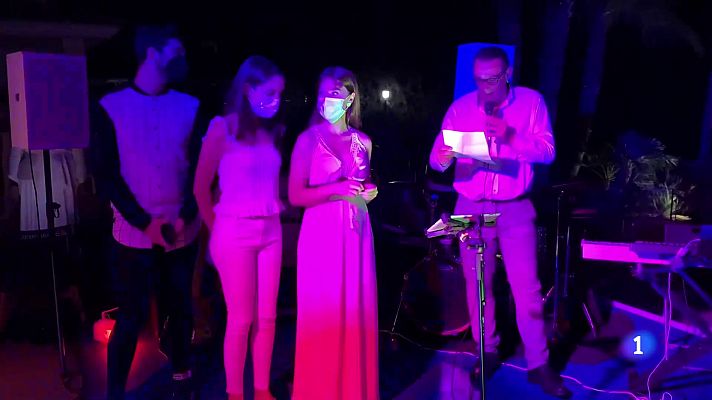 Telediario 1 - Una 'influencer' pasará el verano en un hotel de lujo y le pagarán por ello