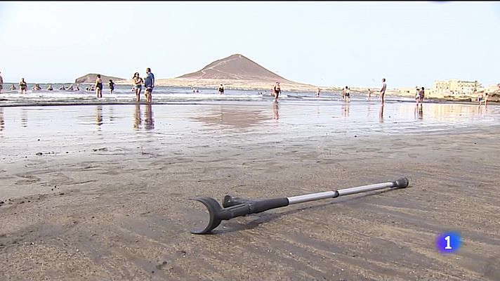 En Canarias 180 mujeres hacen terapia en el mar para combatir la fibromialgia