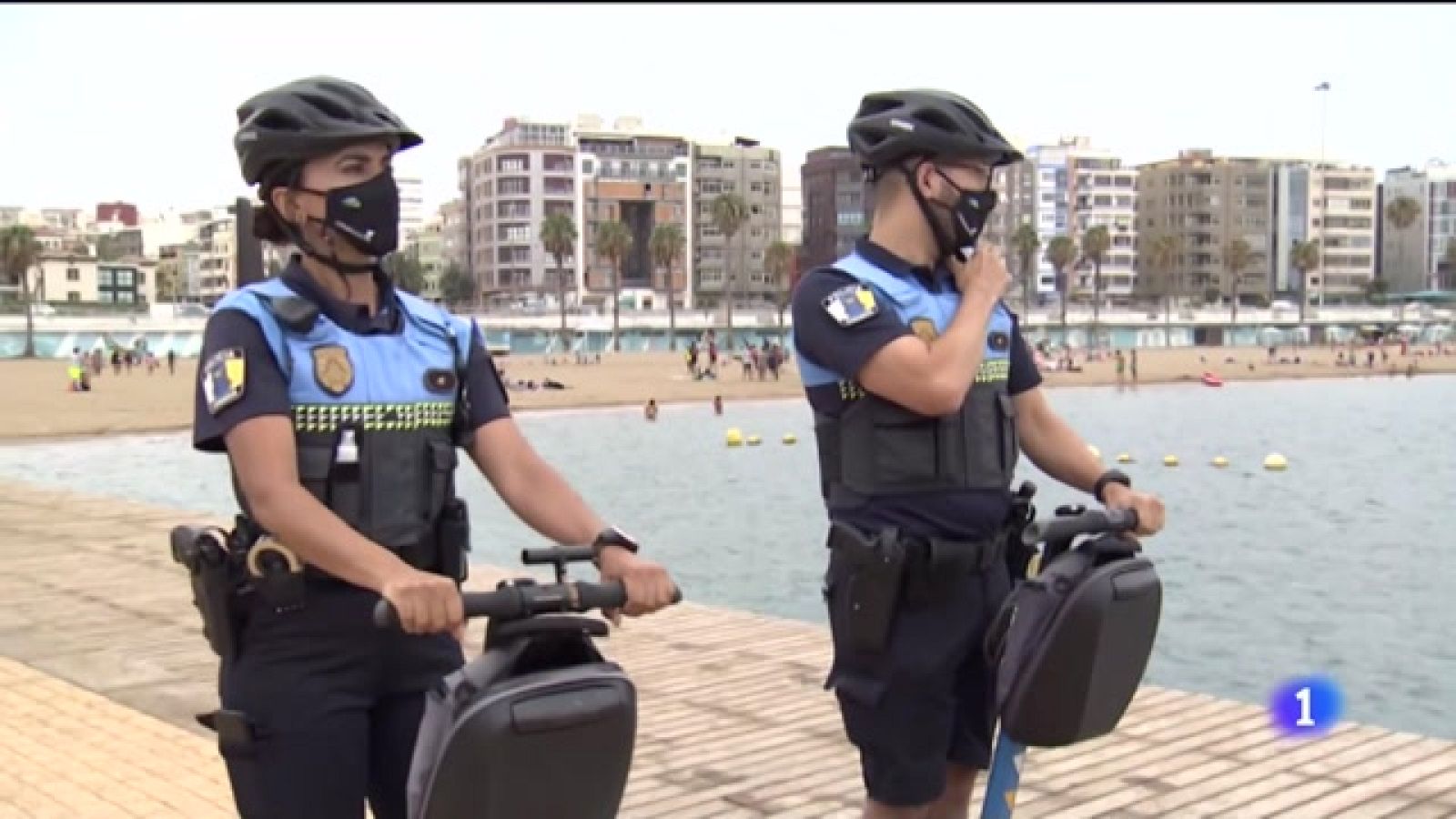 Las playas son el principal punto de concentración de los jóvenes