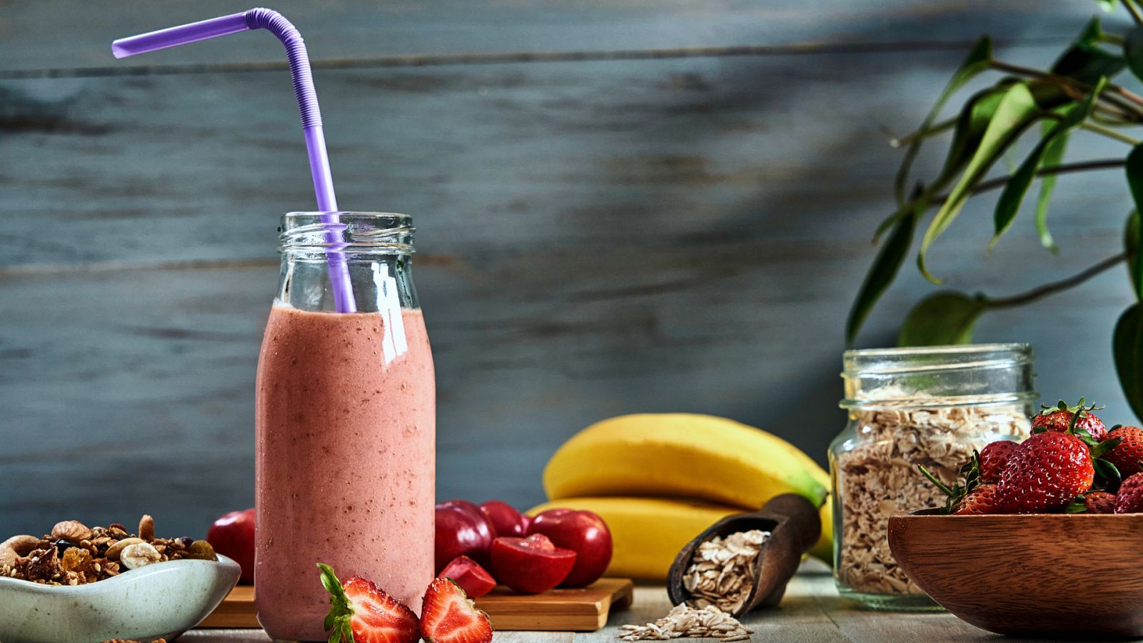 Aquí la Tierra - Aprendemos a preparar el mejor remedio contra el calor: batidos de frutas tropicales