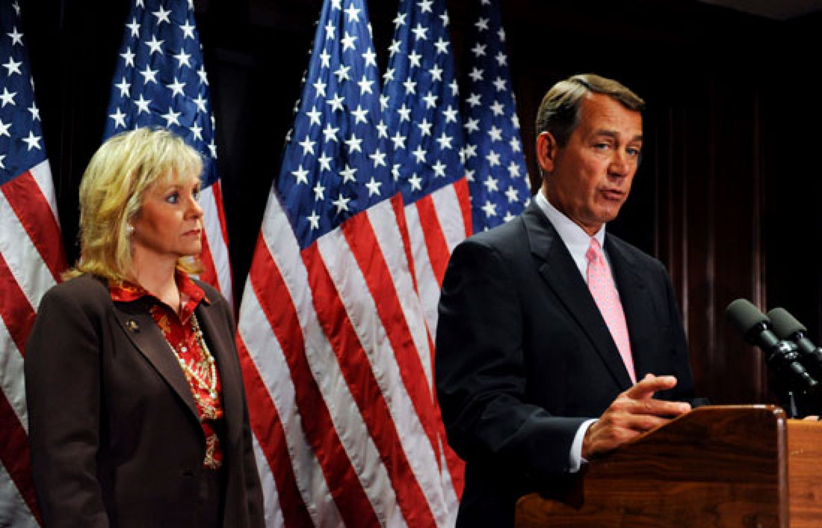 Obama va a hablar con sus asesores militares sobre el conflicto de Afganistán | Ver