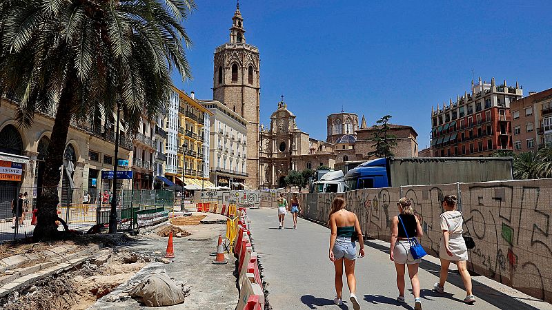 Las comunidades recurren al toque de queda para frenar la quinta ola