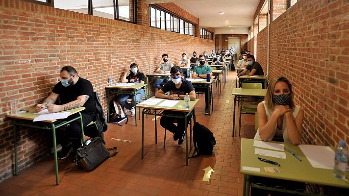 Telediario 1 - Incertidumbre entre los interinos con más de 10 años en una plaza tras el anuncio de que podrán ocuparla sin opositar