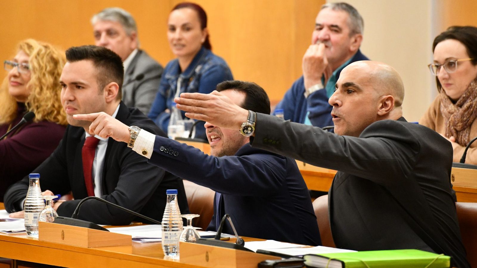 Cruce de acusaciones de Vox con el resto de los grupos en la Asamblea de Ceuta  