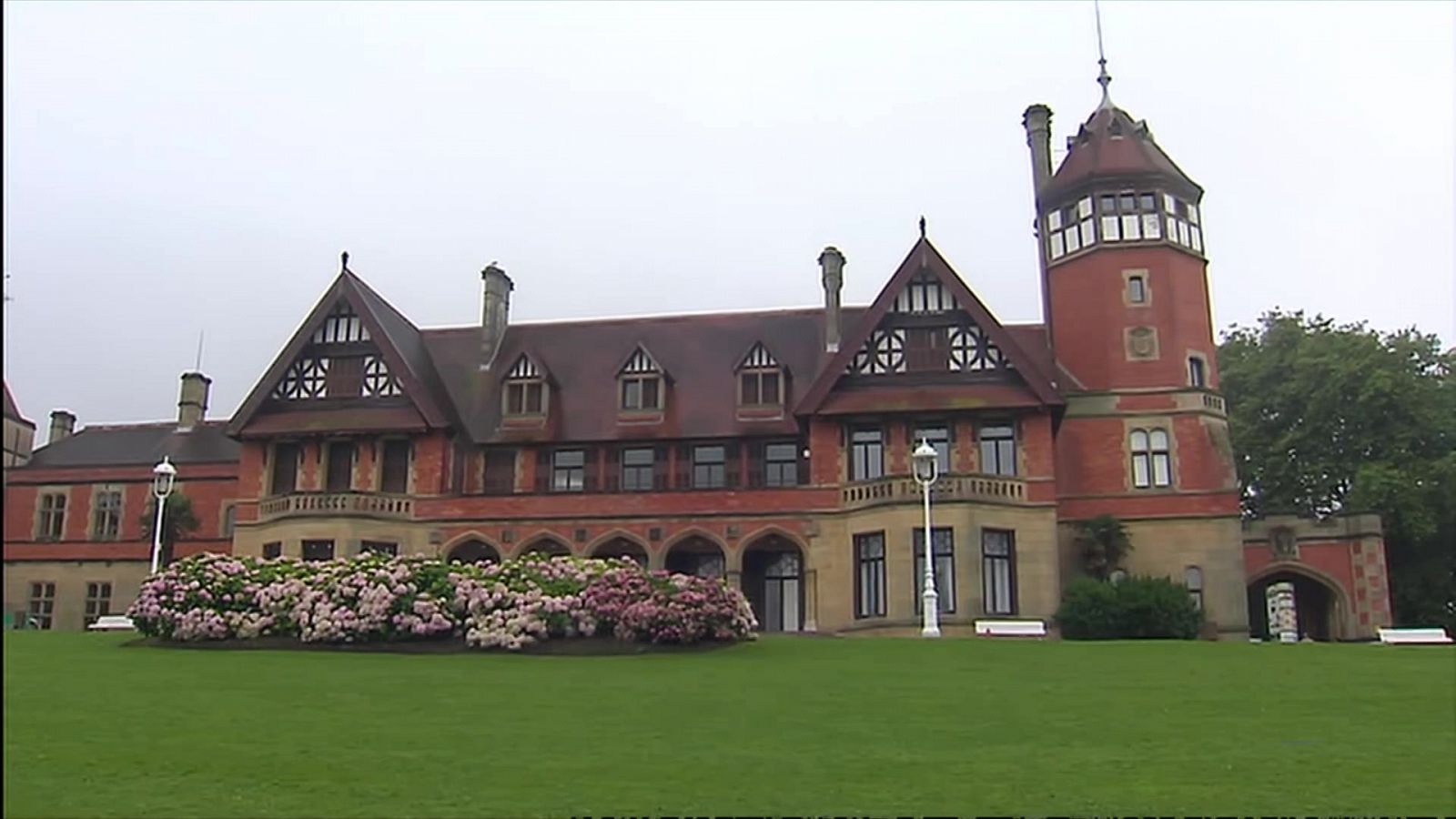 Temperaturas significativamente altas en buena parte del interior peninsular y Baleares. Intervalos de viento fuerte en Canarias - ver ahora