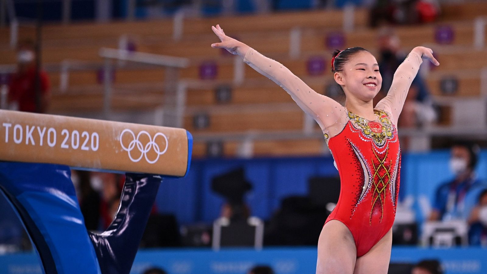 Chenchen Guan realiza el mejor ejercicio en barra de equilibrio de gimnasia artística - Ver ahora