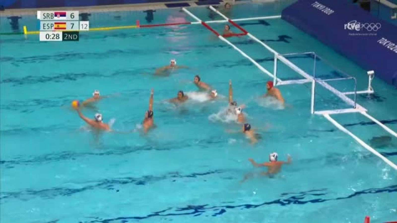 España vence a Serbia en waterpolo (13-12)