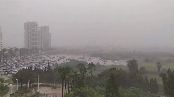 En Pirineos, nordeste de Cataluña, sur del sistema Ibérico y zonas del sureste peninsular y Comunidad Valenciana, sin descartar el oeste de Baleares, se esperan chubascos y tormentas que pueden ser localmente fuertes