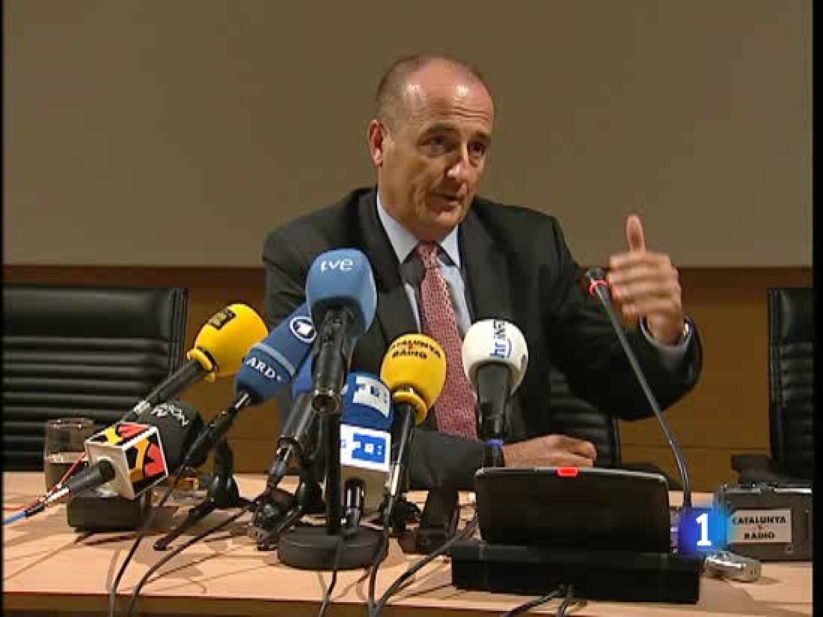 El ministro de Industria, Miguel Sebastián, ha defendido hoy en Berlín, ante los nuevos propietarios de OPEL, el futuro de la factoría de Figueruelas, en Zaragoza.  