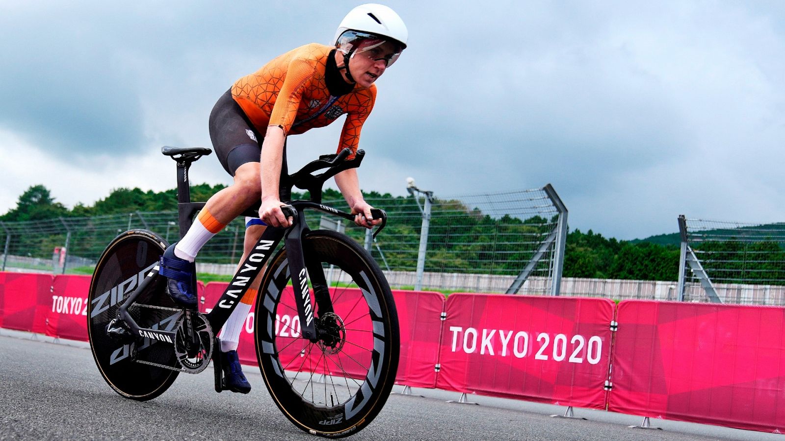 Van Vleuten vence en la contrareloj femenina; Mavi García, lejos de las medallas