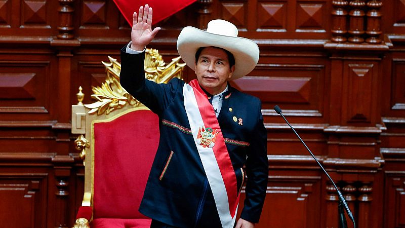 Pedro Castillo toma posesión como presidente de Perú