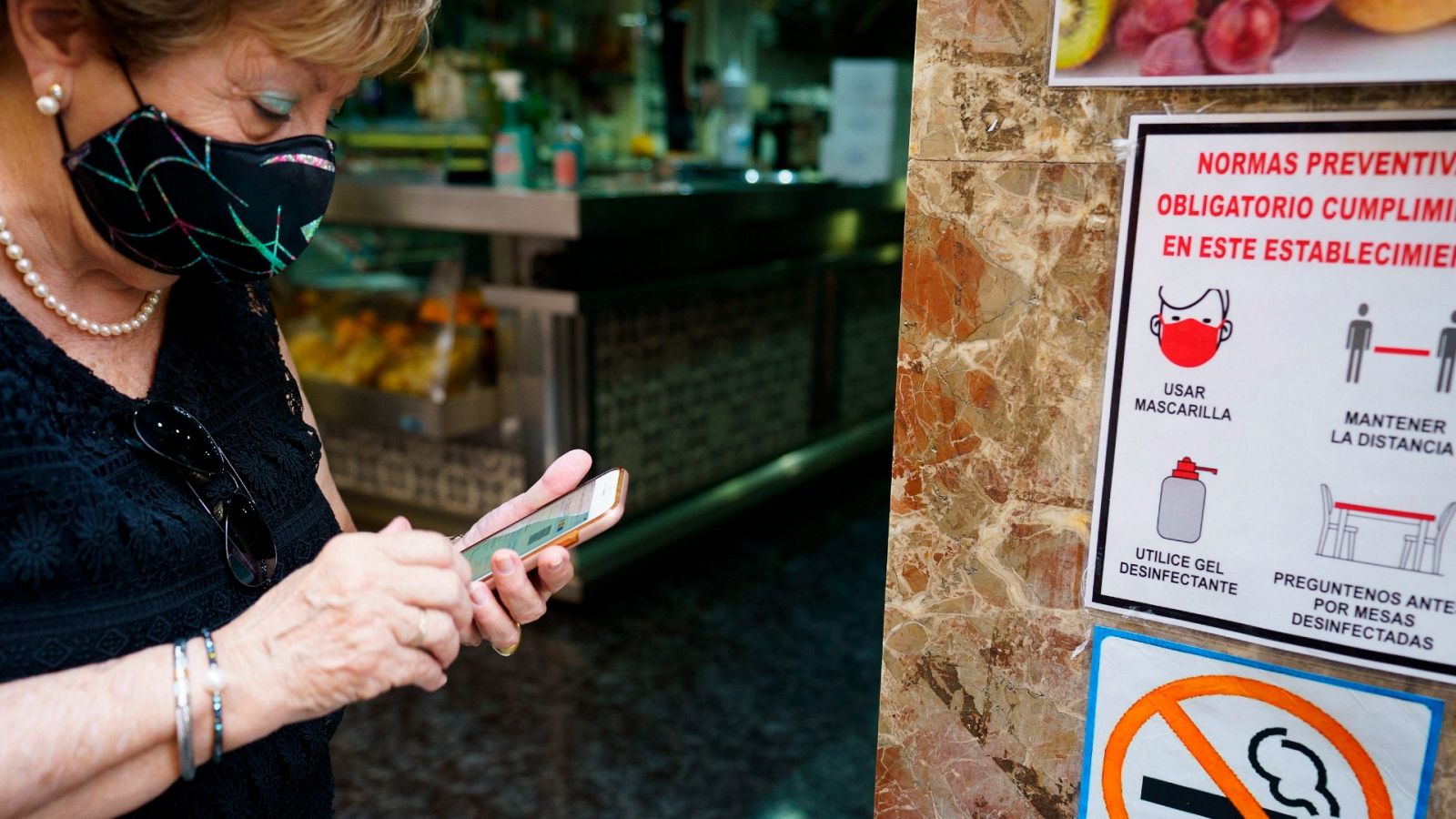 Así se posiciona cada comunidad sobre el certificado de vacunación en bares y restaurantes