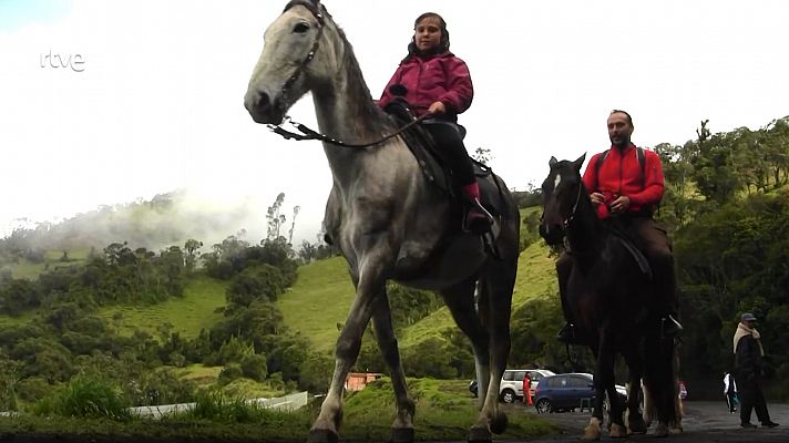 Mi Familia En La Mochila - Family Run - Ruta del Cóndor: Selva de Yasuni - Baños de Agua Santa