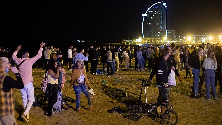 Telediario 1 - Pueblos catalanes sin toque de queda temen atraer botellones y ocio nocturno
