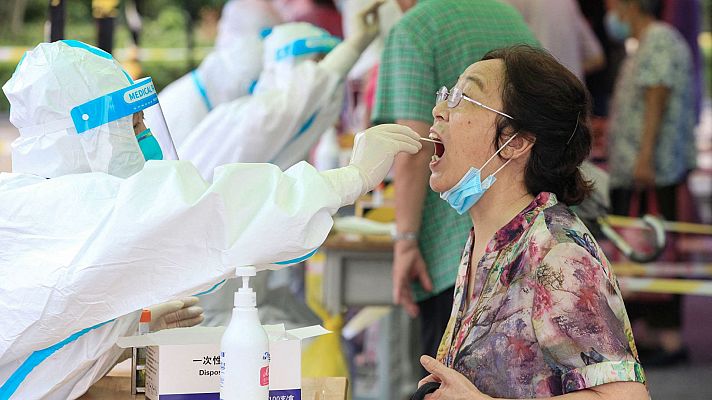 Telediario 1 - La variante Delta provoca el peor rebrote de COVID-19 en China en meses