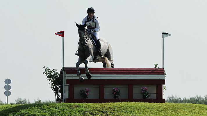 Oliver Townend, líder en hípica tras la  prueba de cross-country; Francisco Gaviño, 48ª