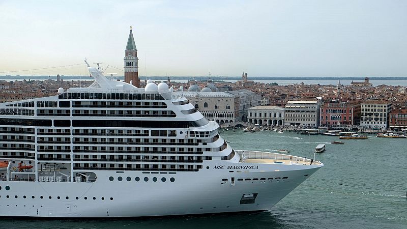 Venecia prohíbe la llegada de grandes cruceros