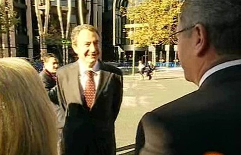 Zapatero asegura que los abucheos que recibe cada año en el desfile del Día de la Fiesta Nacional forman parte del "rito".