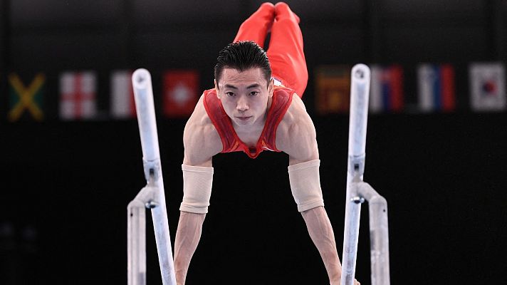 Gimnasia artística Tokyo 2020 - El chino Zou Jingyuan, oro en paralelas