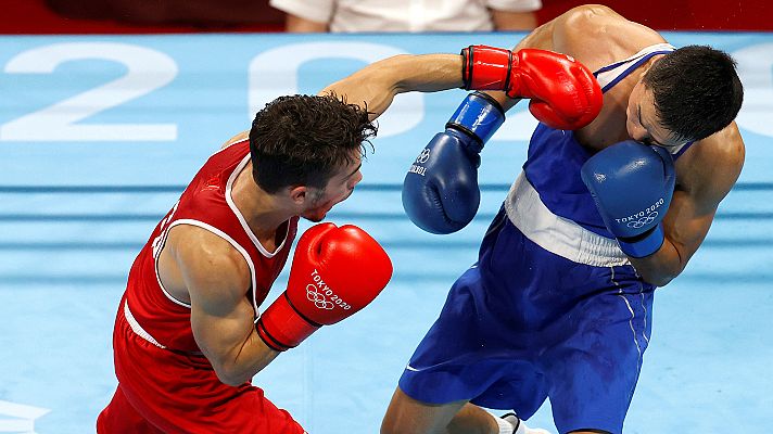 Boxeo Tokyo 2020 - Boxeo. Peso mosca. Cuartos: G. Escobar - S. Bibossinov