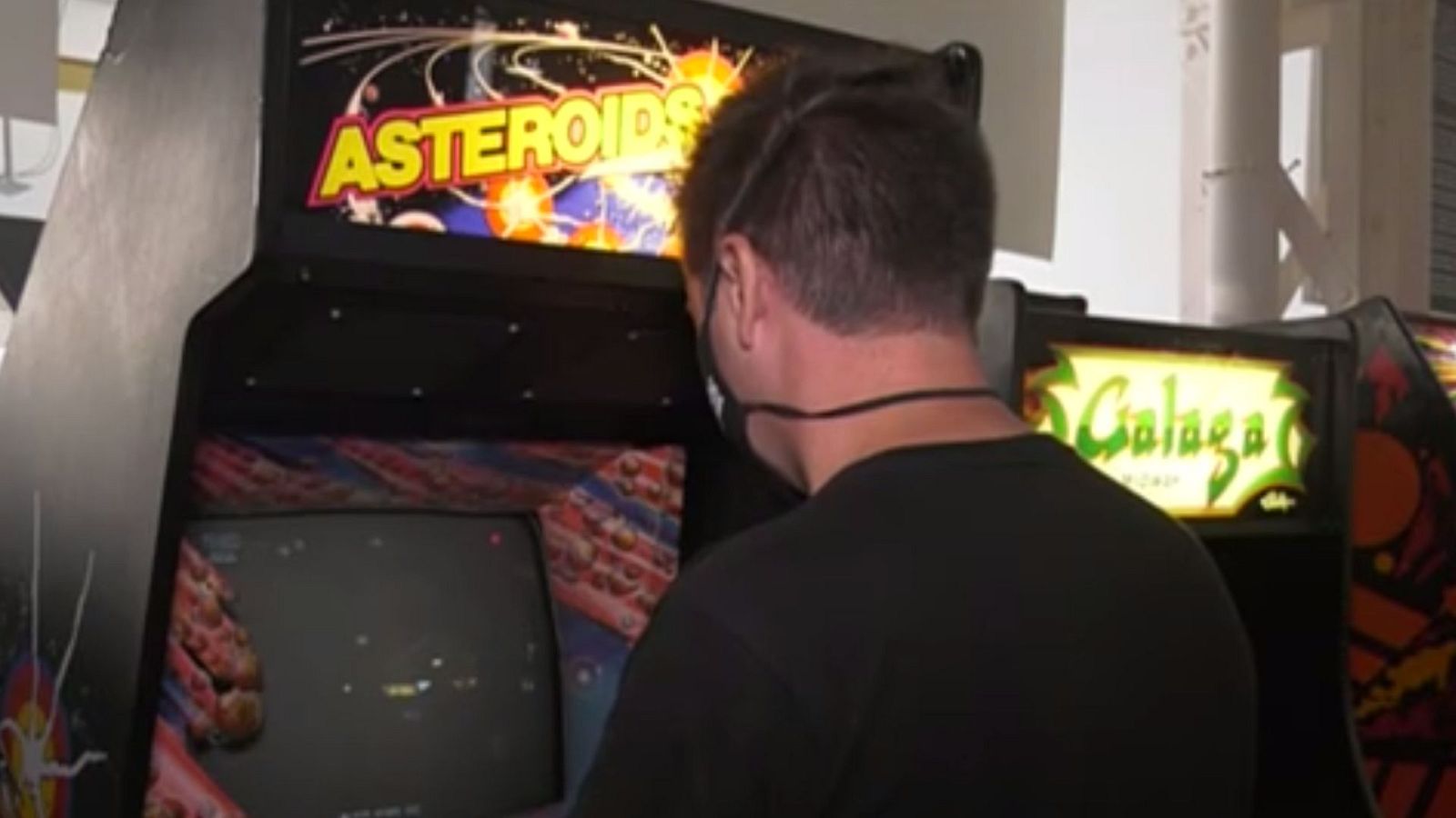 El documental 'Arcadeología' traslada a la gran pantalla la esencia del videojuego clásico - Telediario 2 | Ver