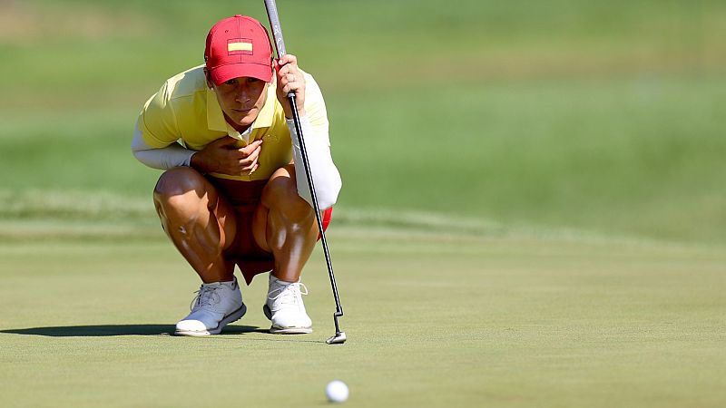 Azahara Muñoz y Carlota Ciganda se alejan de las medallas en golf