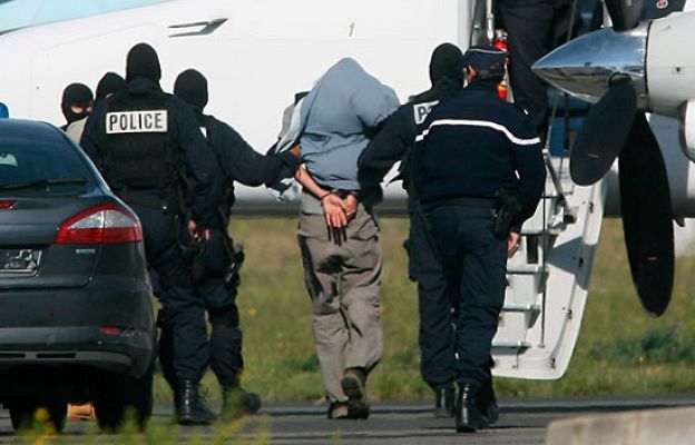  - Los etarras ya están en París