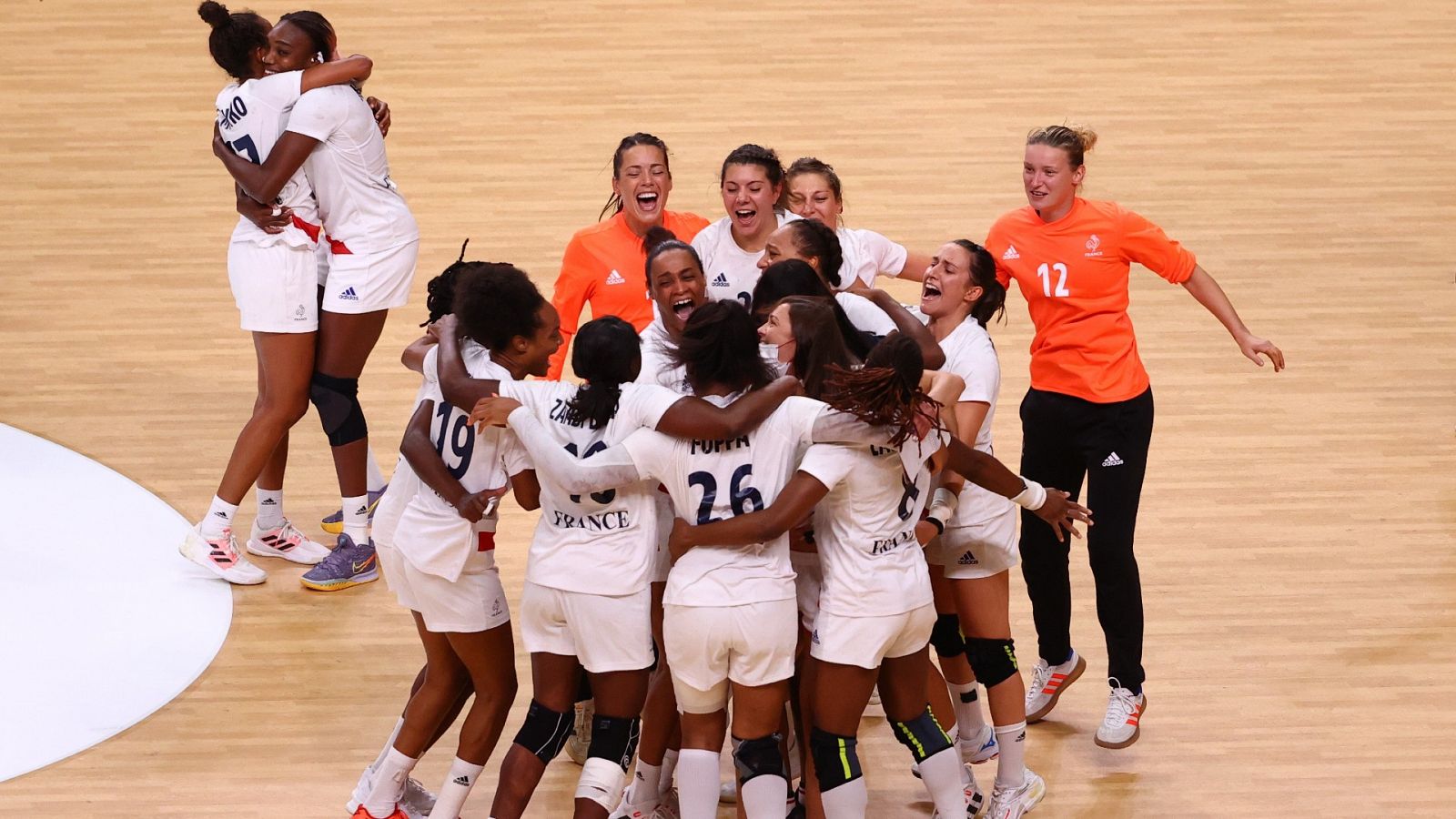 Tokyo 2020 - Francia gana 29-27 a Suecia y repite final olímpica