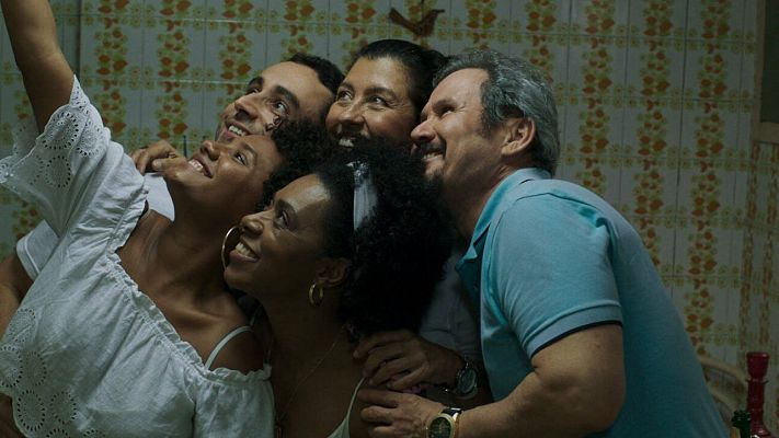 Telediario 1 - Estreno de la película 'Tres veranos', la 'Parásitos' brasileña