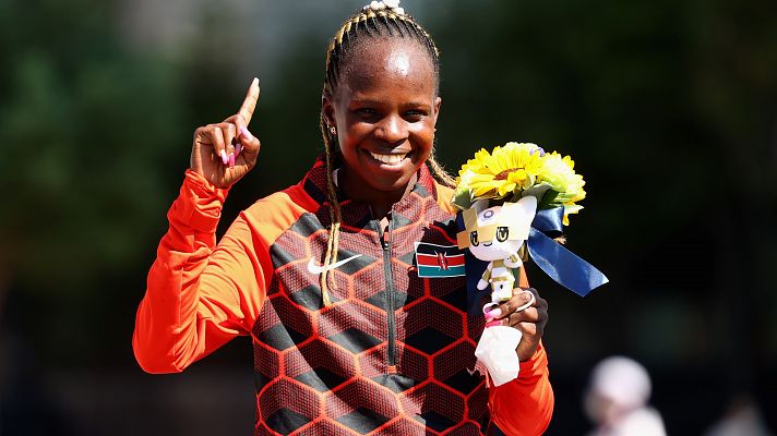 La keniana Peres Jepchirchir, campeona olímpica en maratón