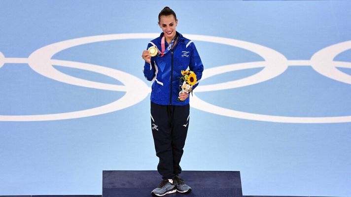 La israelí Ashram gana el oro en gimnasia rítmica