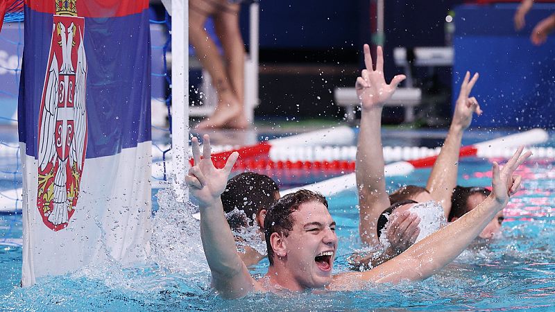 Serbia repite oro olímpico de waterpolo tras ganar a Grecia 13-10 - Ver ahora