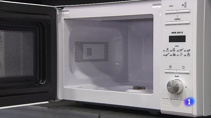 L'Informatiu - El preu de la llum marca un nou rècord i obliga canviar d'hàbits