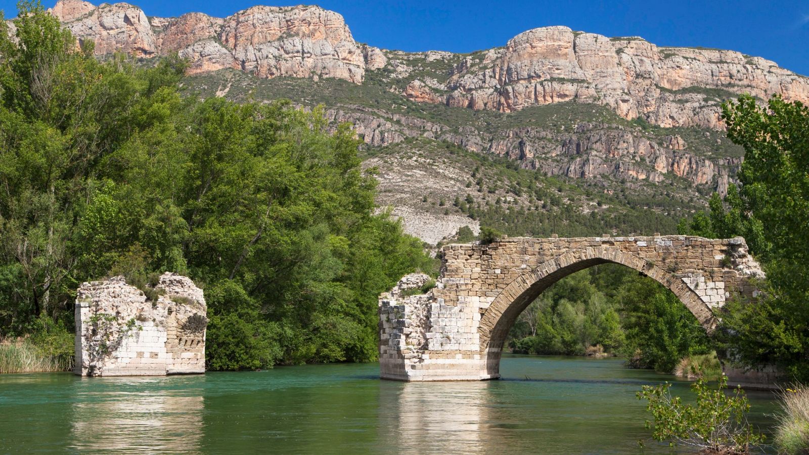 Un pueblo de Lleida se vende por casi un millón de euros 