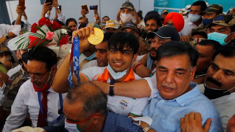 El campeón olímpico de jabalina Neeraj Chopra es recibido en India como un héroe