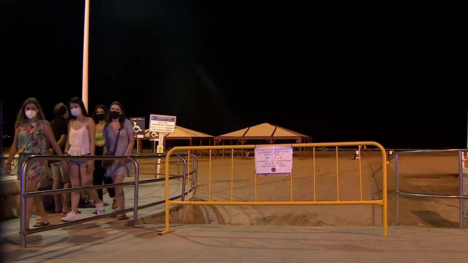 Coronavirus | Primer cierre nocturno de las playas en Cullera