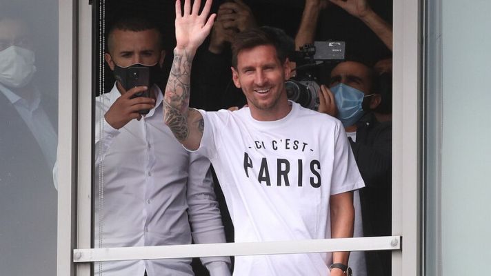 Telediario 1 - Leo Messi ya está en París como nuevo jugador del PSG