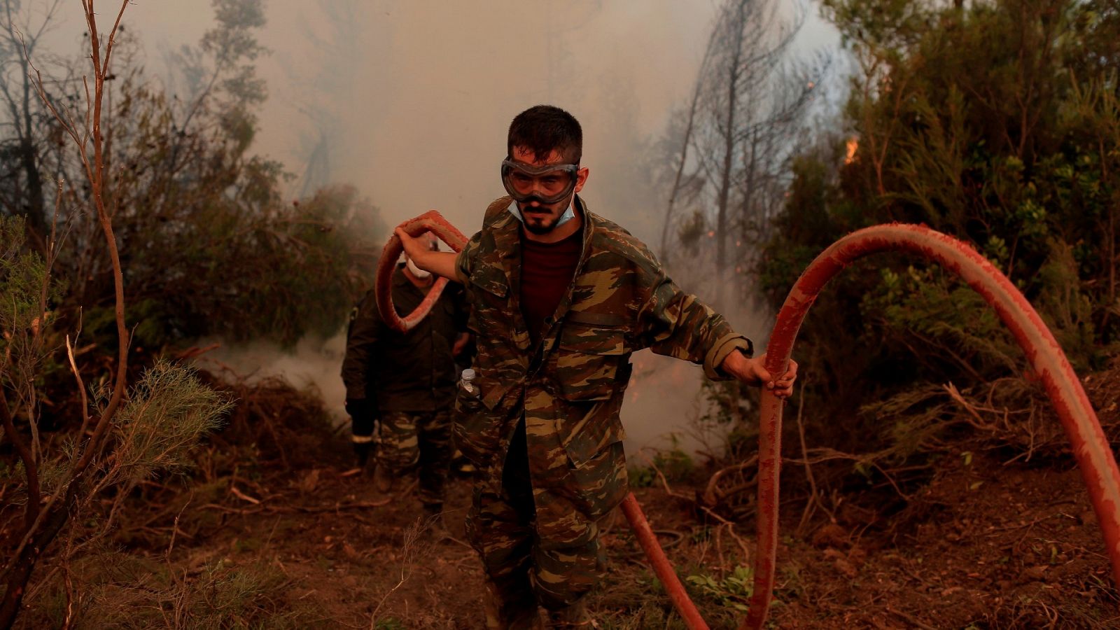 Se cumplen ocho días de incendios en la isla griega de Eubea