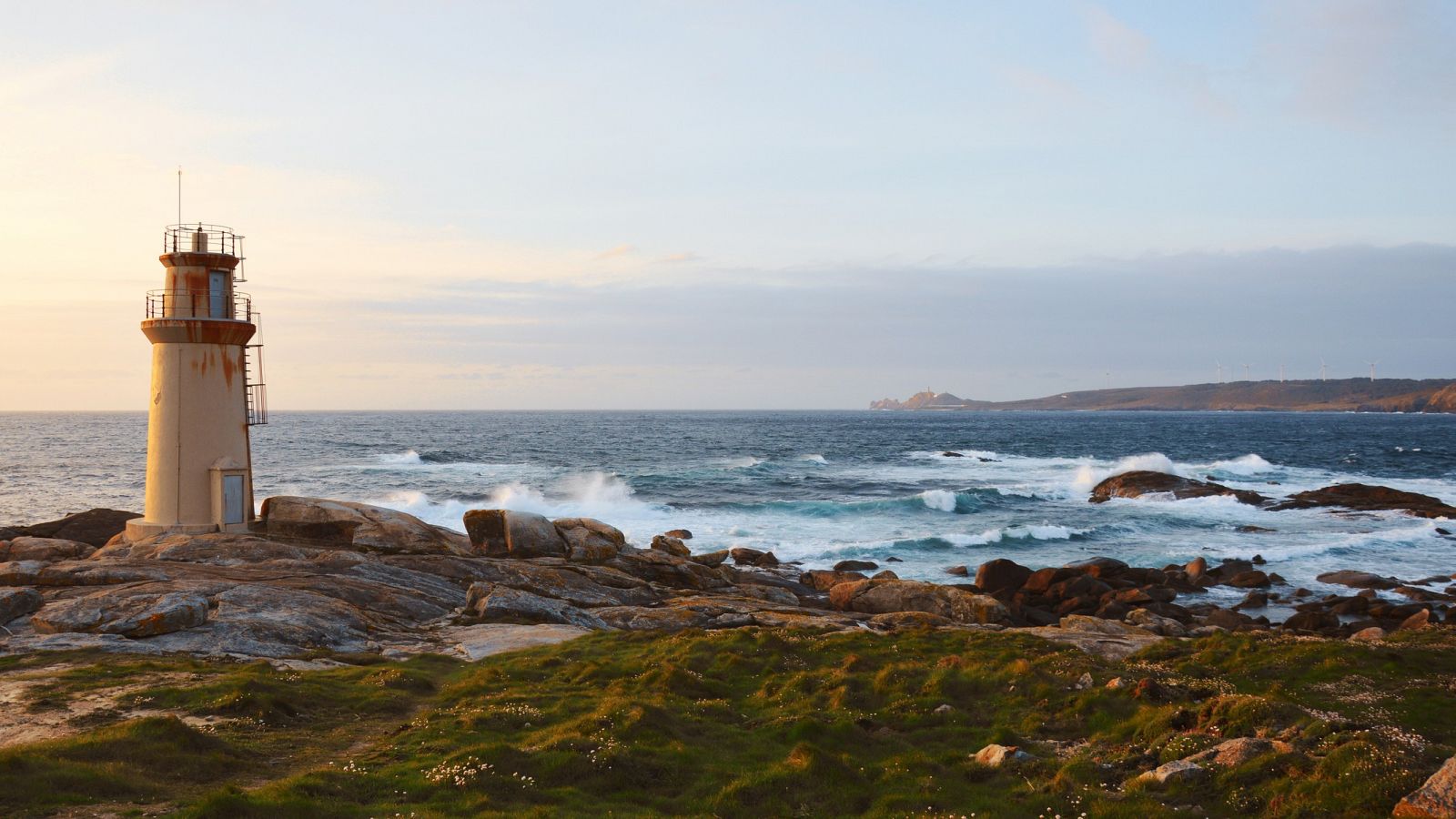 A la pesca del longueirón en Fisterra - España Directo | Ver