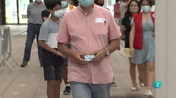 L'Informatiu - Cues en la seixantena de punts de vacunació sense cita previa